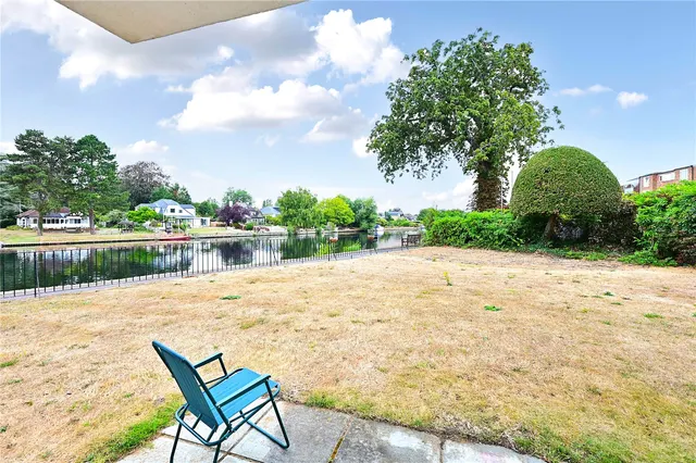 Riverside Road, Staines Upon Thames, TW18, photo 3