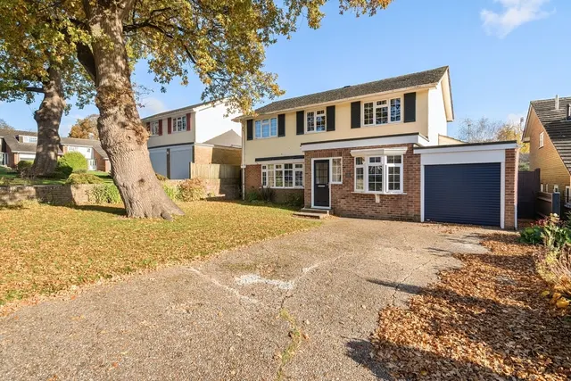 Amberley Close, Haywards Heath, RH16, photo 1