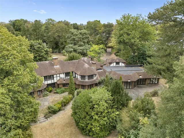 Silverdale Avenue, Walton-on-Thames, Surrey, KT12, photo 1