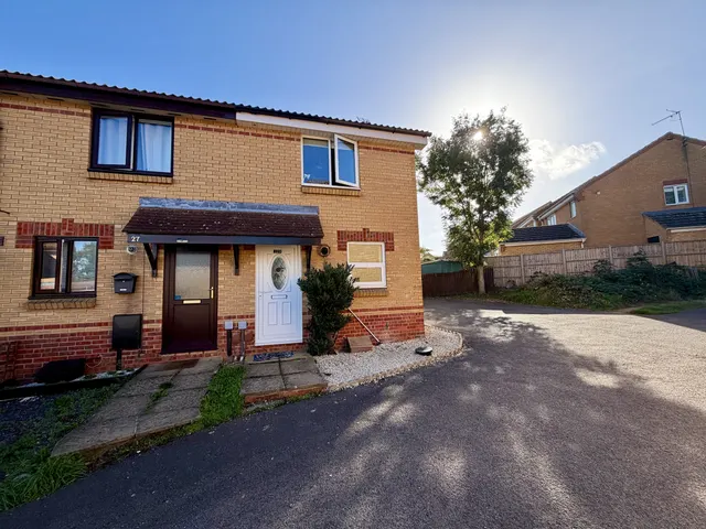 Balmoral Close, Wellingborough, NN8, photo 1
