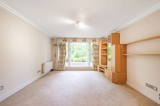 London, NW3, photo 2