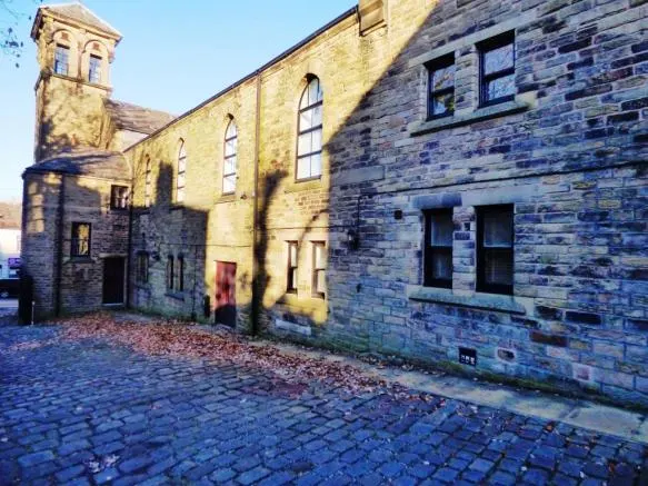Victoria Street, Glossop, SK13, photo 1