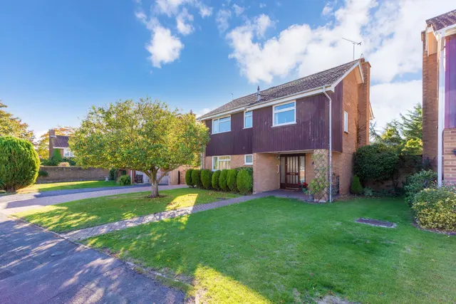 Photo 2 — Avondale, Cranbrook Drive, Maidenhead, Berkshire