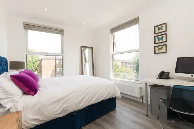 Photo 3 — Flat 4, 113 The Vale, London