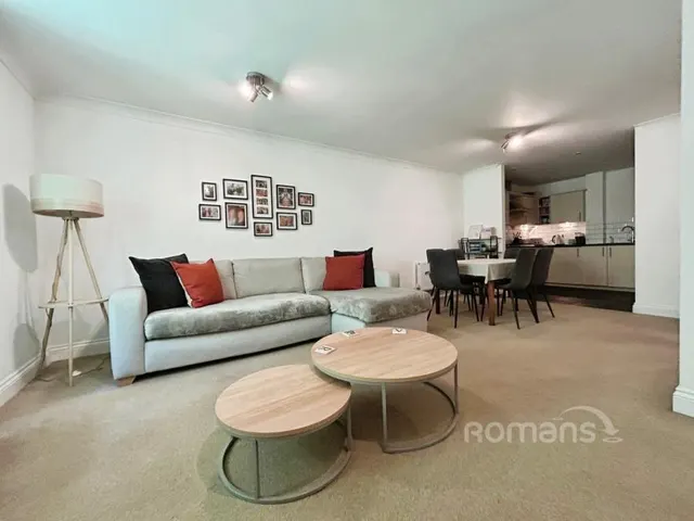 Waleron Road, Fleet, GU51, photo 3