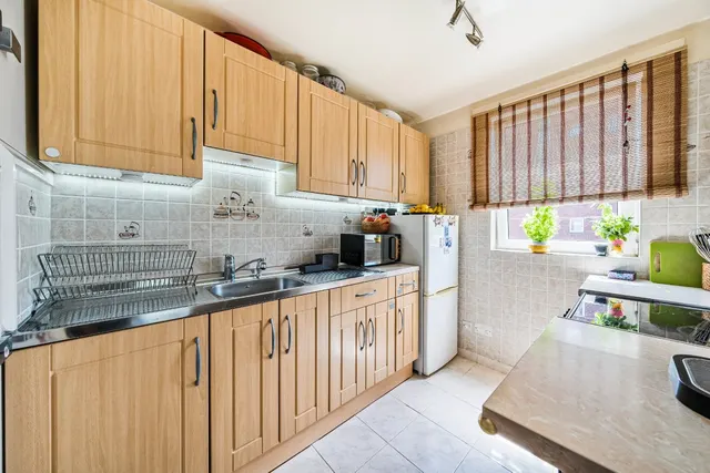 Porchester Mead, Beckenham, BR3, photo 1