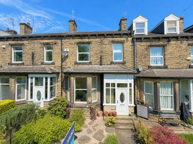 Cemetery Road, Pudsey, photo 1