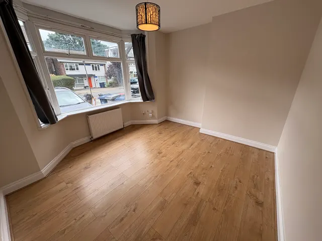 Holdenhurst Avenue, Finchley, London, N12 0JB, photo 1