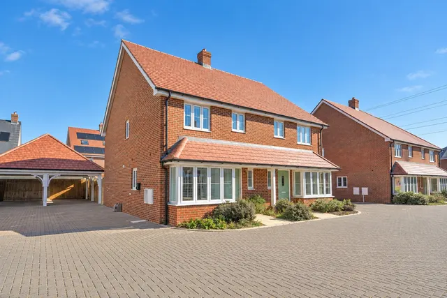 Angmering, BN16, photo 1