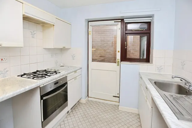 Bluestone Drive, Heaton Mersey, SK4, photo 3