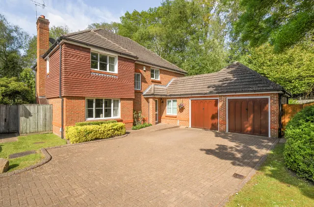 Mytchett Road, Mytchett, Camberley, Surrey, GU16 6AJ, photo 1