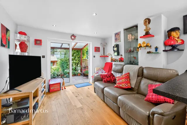 Fernwood Crescent, London, N20, photo 3