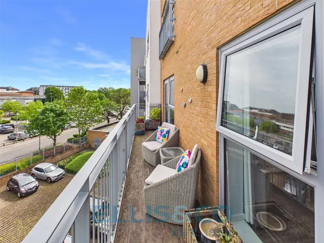 Sovereign Way, Tonbridge, TN9, photo 1