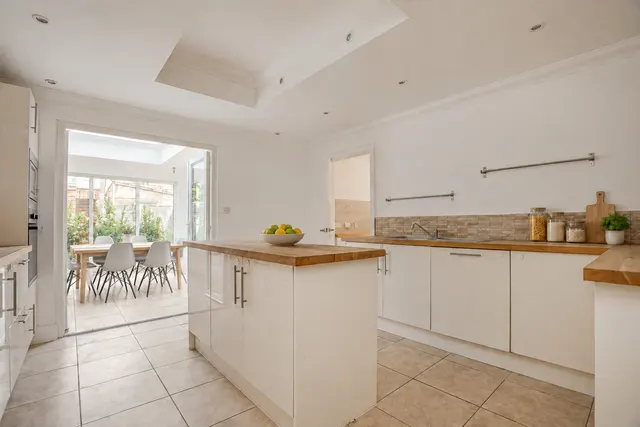 Barlow Road, London, W3, photo 3