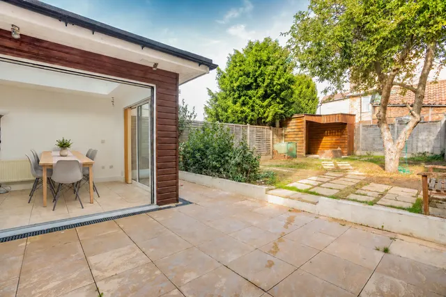 Barlow Road, London, W3, photo 2