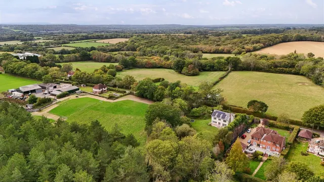 Sliders Lane, Furners Green, TN22, photo 2