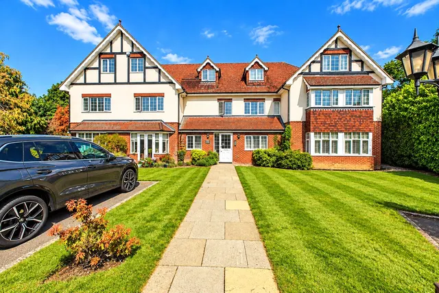 Wilson Way, Horsell, GU21, photo 1