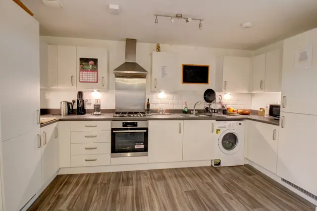 Timms Close, Horsham, RH12, photo 3