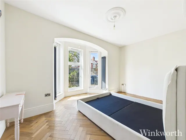 Birch Grove, London, W3, photo 2