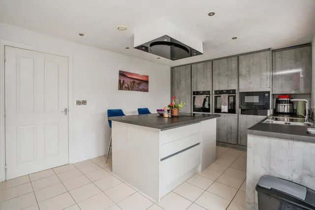 Darnel Crescent, Waterlooville, PO7, photo 2