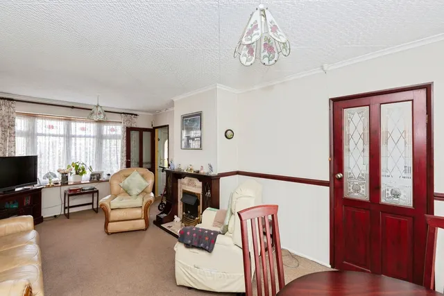 Photo 2 — Chelmer Crescent, Barking, IG11