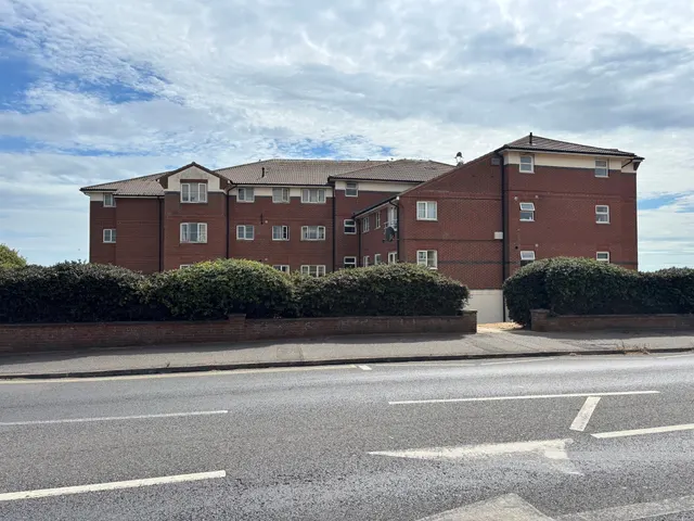 Brighton Road, Lancing, BN15, photo 1