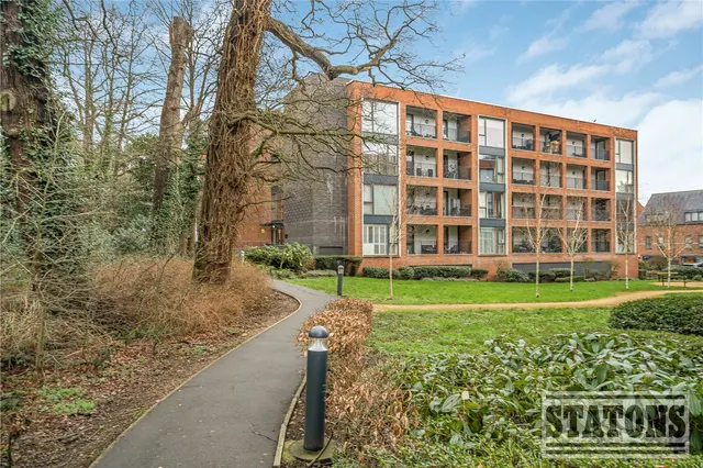 Ebony Crescent, Barnet, EN4 8FN, photo 1
