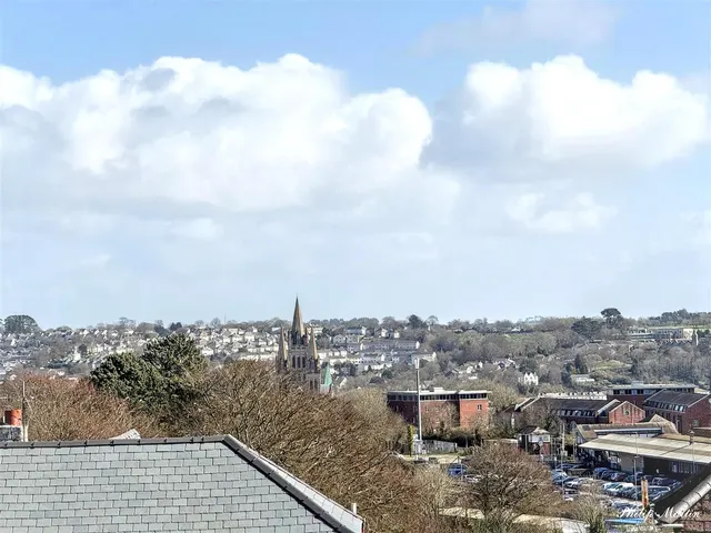 Hillcrest Avenue, Truro, photo 2