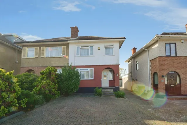Dominion Drive, Romford, RM5, photo 1