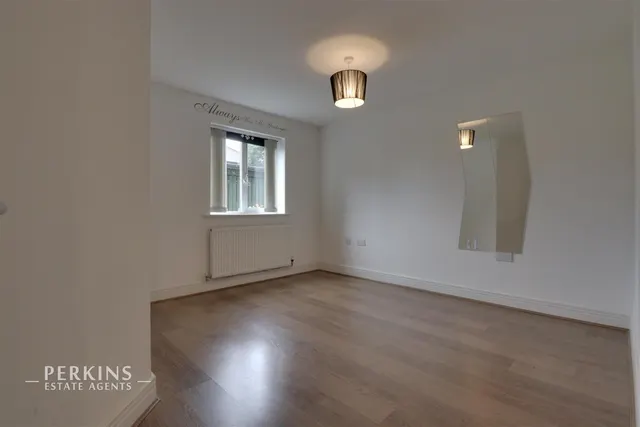 Corbins Lane, Harrow, HA2, photo 3