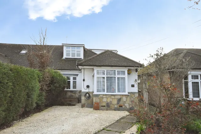Sunnycroft Gardens, Upminster, photo 1