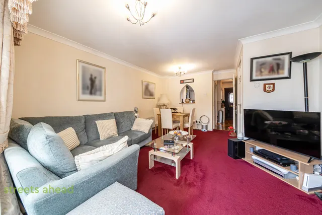Goodenough Way, Coulsdon, CR5, photo 3