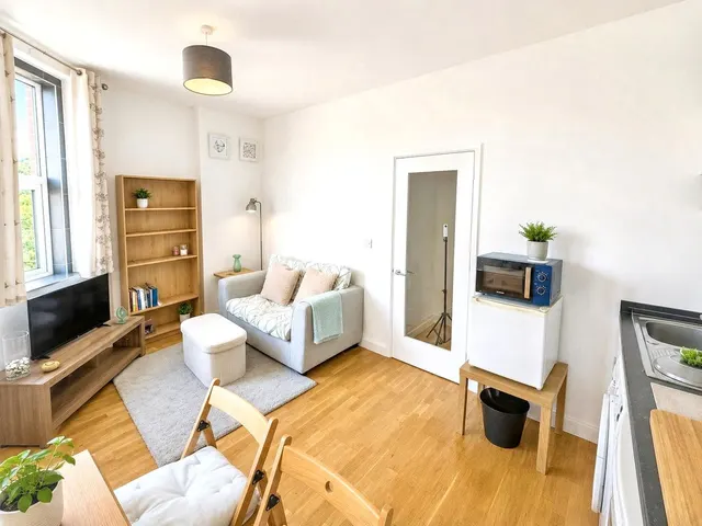 Photo 3 — Norwich Avenue West, Bournemouth BH2 6AJ