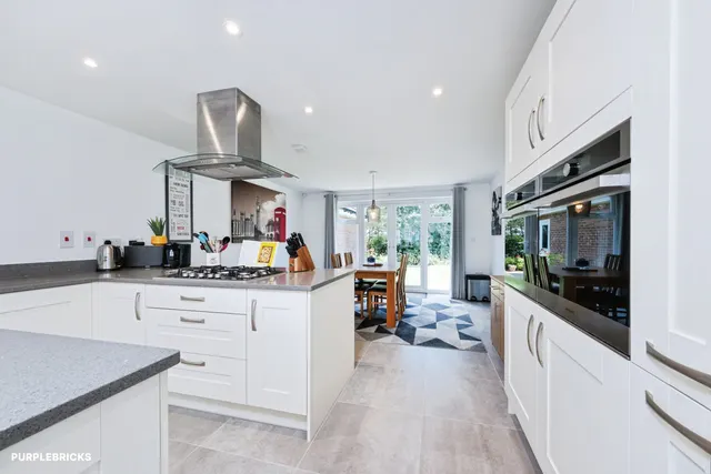Mitchinson Street, Steeple Claydon, MK18, photo 2