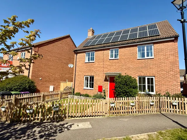 Bluebell Walk, Witham St Hughs, LN6, photo 1