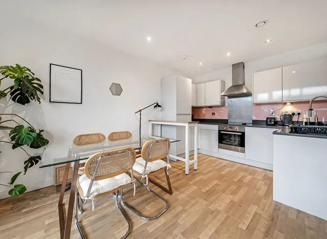 Photo 3 — Clarke Avenue, Hounslow, TW3