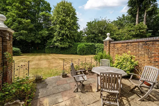 Photo 3 — London Road, Sunninghill, SL5