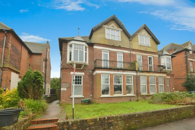 Cheriton Road, Folkestone, Kent, CT19, photo 1