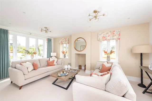 Westfield Road, Long Crendon, HP18, photo 3