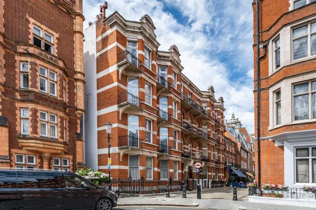 Photo 2 — Kensington Court, LONDON, W8