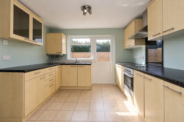 Brighton Road, Surbiton, KT6, photo 3