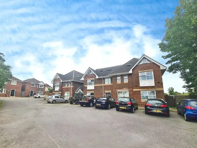 Edwina Close, Southampton, SO19, photo 1