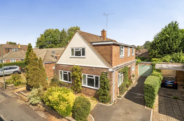 Rosefield Gardens, Ottershaw, KT16, photo 1