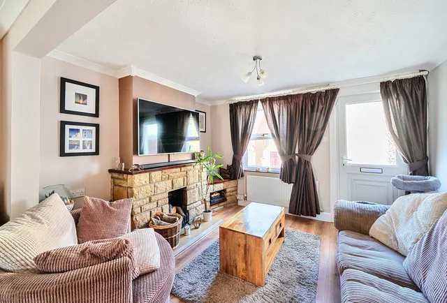 Photo 3 — Springfield Road, Gloucestershire, Cashes Green, GL5 4RE