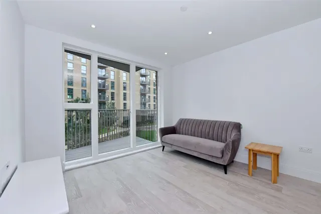 Memorial Avenue, Slough, SL1, photo 3