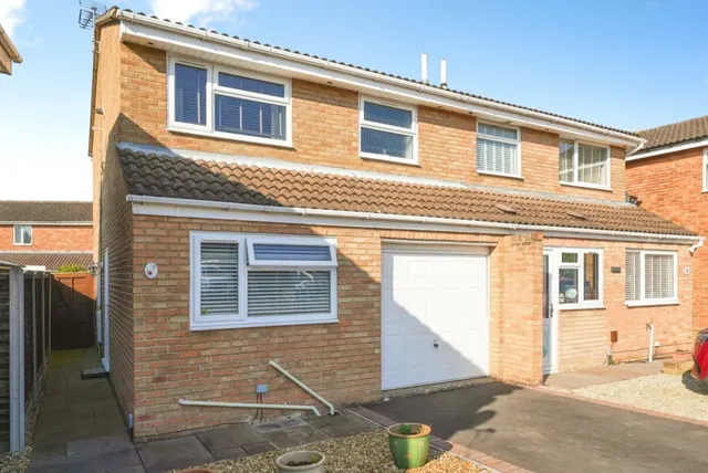 Willowcroft Close, Matson, Gloucester, Gloucestershire, GL4, photo 1
