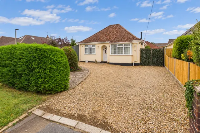 Tile Kiln Lane, Leverstock Green, HP3, photo 1