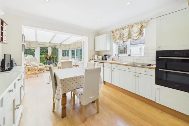 Tile Kiln Lane, Leverstock Green, HP3, photo 2