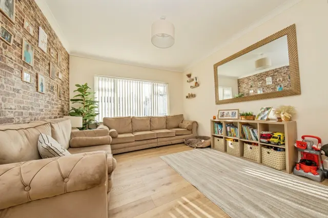 Avondale Road, Clacton-On-Sea, CO15, photo 2