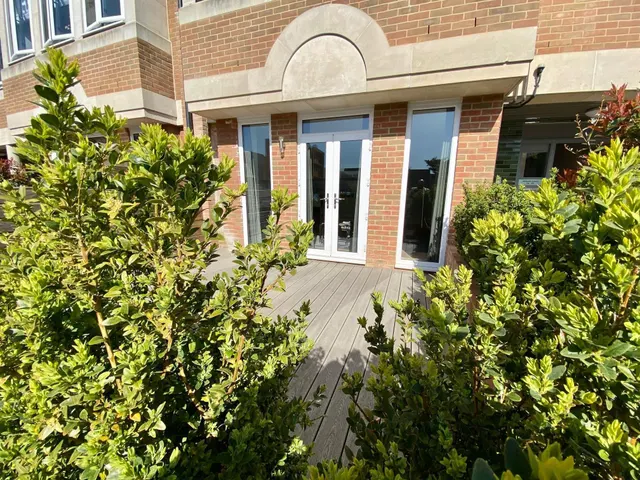 Ealing Green, Ealing, W5, photo 2